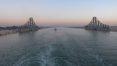 蘇伊士運河南行通道