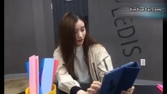 pledis girlz成員樸施妍在V app放送里被問到泰妍新歌一則