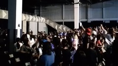 媽媽和姐姐入場引歡呼