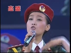 女兵站在大街上(在和平年代-北京工人體育館演唱會)杰盛出品