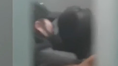親吻有謙額頭的王嘉爾
