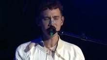 Eyes Shut Jingle Bell Ball現場版 2016