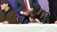 Hat's On 簽售