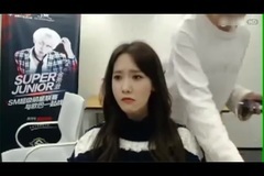 允兒打LOL 希澈在后面鬧