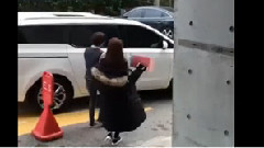 允兒去美容室
