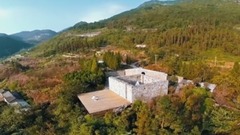 他29歲辭職,七年花費兩百萬建了一座烏托邦