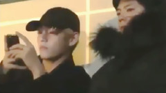 去看Bigbang演唱會在臺下的金泰亨&樸寶劍