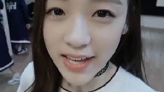 April成員貼身自拍