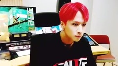 和Ravi一起聽的R.EAL1ZE BOMB