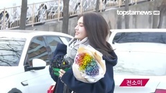 Somi中學畢業典禮采訪