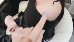 太妍調戲肩膀上的痣