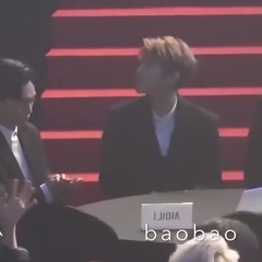 EXO 伯賢臺下可愛表現