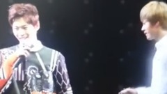Rookies Show 扳手腕3 Hansol vs Ten賽前脫衣準備