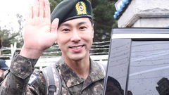 東方神起鄭允浩0420退伍新聞影像