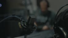 Kap?lar (Lyric Video)