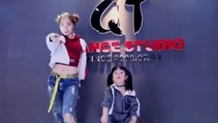 怎樣QT舞蹈小學員與美女導師版舞蹈視頻