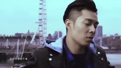 愛是彩色的