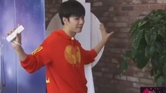 Nu'est JR金鐘泫 dancing to Sistar's Ma Boy Feel滿滿