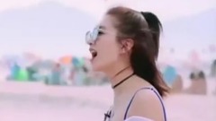 花錢導游和摳門會計的故事