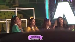 臺下落座、看表演部分和Red Velvet 一起
