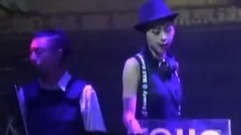 DJ舞曲《走出你的世界我更寂寞》,好聽,分享!