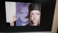 Avril Lavigne - 網友用軟件半透明圖層對比艾薇兒2003年和2013年照片