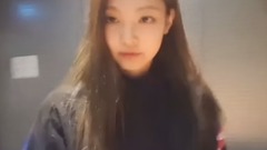 BLACKPINK - JENNIE在練習室的直播 中文字幕