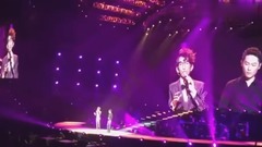 林志炫演唱會梁博當嘉賓同臺獻唱,現場氣氛恰到好處