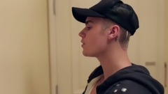 Justin Bieber - 賈斯汀比伯與A妹隔墻對話宣傳新單
