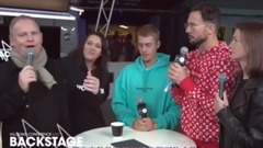 Justin Bieber - 賈抽抽賣萌:我額頭上長了個痘!
