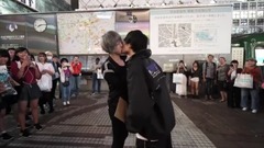 霓虹YouTuber在涉谷街頭和100名同性接吻