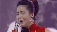 三十二年前演唱的歌曲<雪地上的回憶>