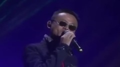 馬云現場演唱歌曲《傳奇》