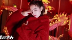 濃墨重彩之間的迪麗熱巴 風格百變的異域女郎_時尚芭莎BAZAAR拍攝花絮