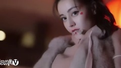 迪麗熱巴雙馬尾俏皮又時髦 活力十足的鄰家少女_時尚芭莎BAZAAR拍攝花絮