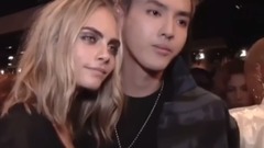 吳亦凡與名模Cara的親密合影