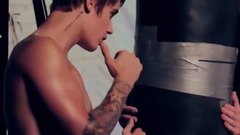 Justin Bieber - Justin Bieber<男士健康>封面拍攝花絮 中英字幕