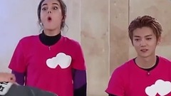女漢子的戰爭!唐藝昕手抓容祖兒胸口"暴力肉搏"