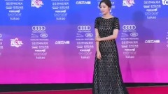 恩靜出席頒獎紅毯新聞