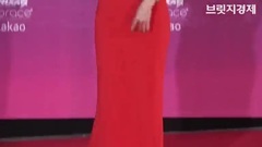 第一屆The Seoul Award頒獎禮林允兒紅毯新聞視頻cut5