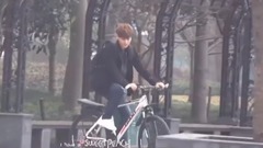影視原聲 - 電視劇<談判官>黃子韜路透 騎著自行車學長范十足