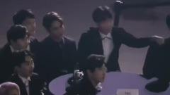 EXO臺下觀看Super junior's Black Suit!