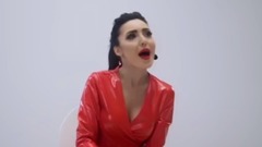 М?ж нами