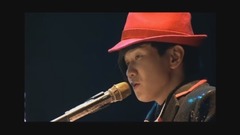 她說