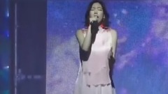 連最小號尺寸都難穿! 太妍一轉背面曝光"真實腰身"