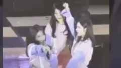 Kpop Idols Falling Off Stage合集 飯制版