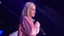 Anne-Marie - Anne-Marie - Alarm Jingle Bell Ball現場版 2017