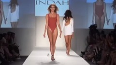 歐美群星 - Elisandra Tomacheski VS Kat Torres