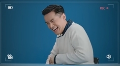 胡歌:新年新"變"化,有人"禮"你嗎?_SuperELLE拍攝花絮