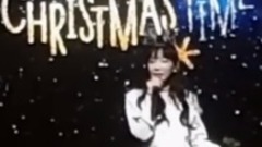 太研在演唱會向粉絲們介紹身旁的圣誕樹(提及鍾鉉) 17/12/24